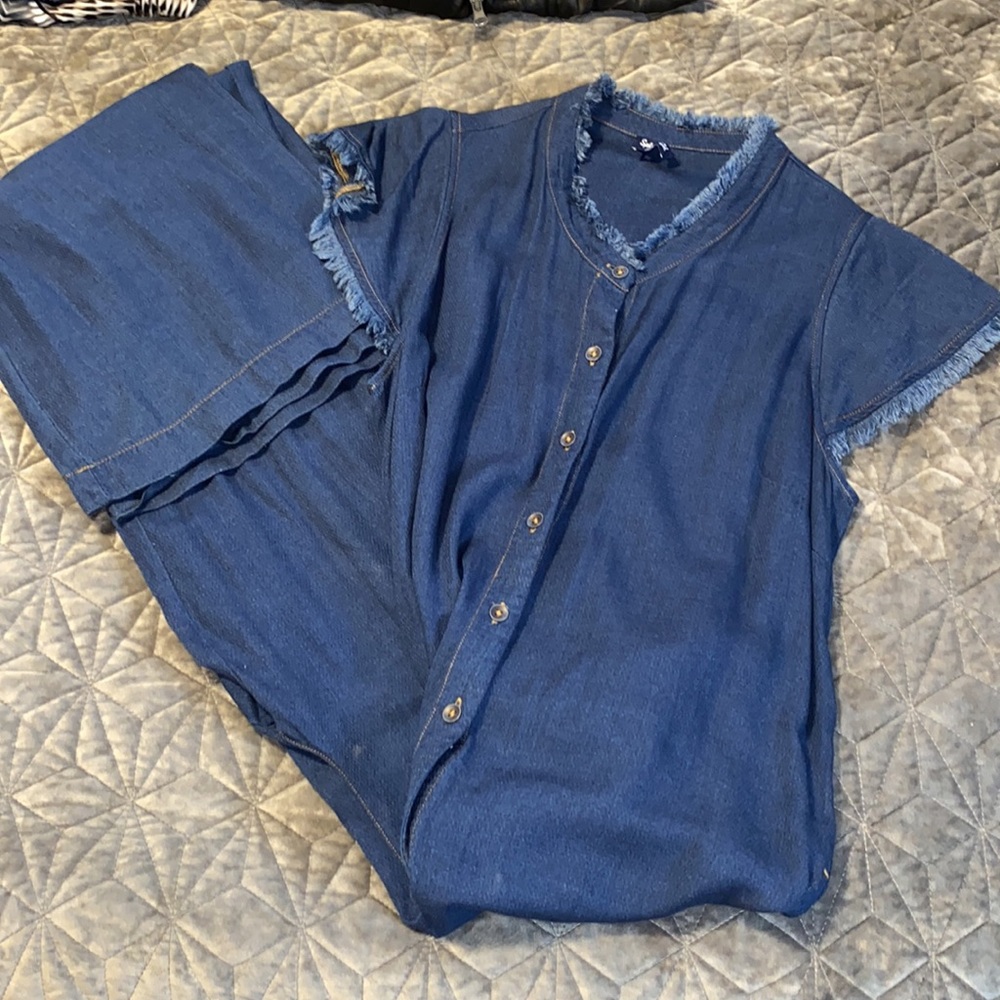 Splendid Blue Frayed Wide Leg Chambray Denim Jumpsuit NWOT - Picture 3 of 12